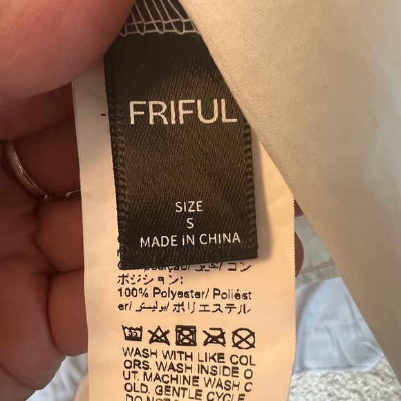 Cream colored smock top (please see photo for small flaw) - Picture 6 of 10